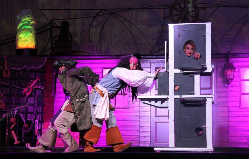 découvrir les animations spectacles de magie pour enfants autour des pirate des caraïbes proche de Molnt de Marsan