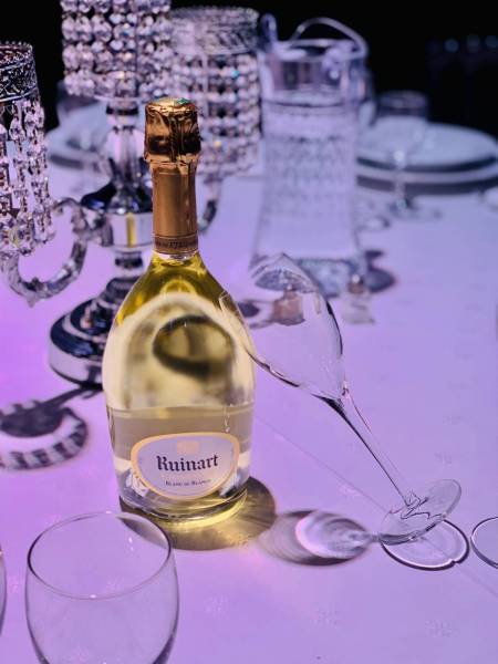 Formule PRIVILÈGE déjeuner ou dîner spectacle Délice (valable jusqu'à juin 2026)