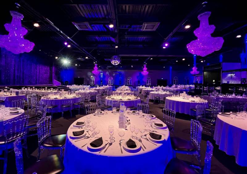 Formule déjeuner ou dîner spectacle Plaisir (valable jusqu'à juin 2026)